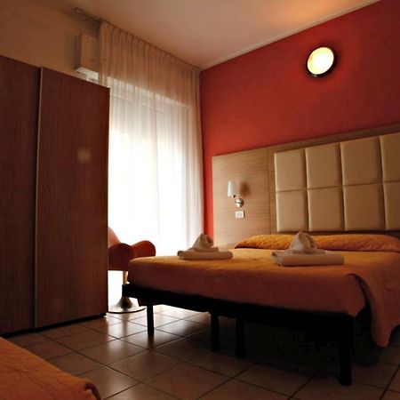 Hotel Marebello Rimini Exterior foto
