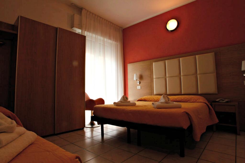 Hotel Marebello Rimini Exterior foto