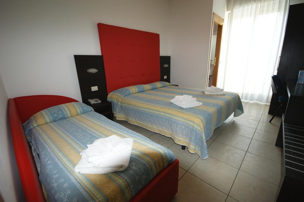 Hotel Marebello Rimini Zimmer foto