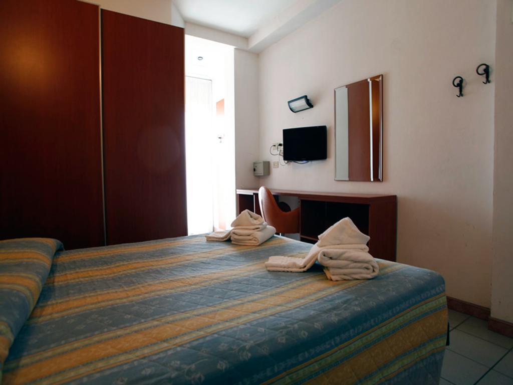 Hotel Marebello Rimini Exterior foto